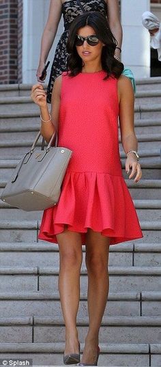 Cute Shift Dresses, Dresses For Summer 2022, Lucy Mecklenburgh, Best Casual Dresses, Shift Dress Styles, Shift Dress Casual, Summer Shift Dress, Clothes For Women Over 50, Dresses For Summer