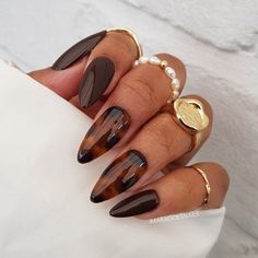 #nailaddict #naillove #nailstagram #nailspiration #nailsonfleek #nailstyle #nailpolish #nailobsessed #nailcommunity #nailjunkie #nailenvy Nails Bright, Colorful Nails, Smink Inspiration, Black Nail, Brown Nails, Minimalist Nails, Chic Nails, Dope Nails, Nail Arts