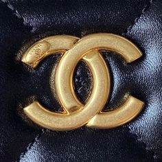 Size: (19*14*8.5cm) It comes with Dust box, Care manual, Tag and Paper bag. Shiny Chanel Bag, Luxury Bag, Chanel Bags, Satchel Bags, Chanel Bag, Luxury Bags, Designing Women, Contact Us, Luxury Design