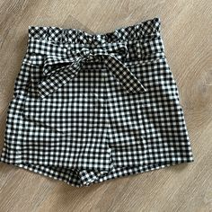 New - Size Xs Removable Tie Belt Trendy Gingham Shorts, Trendy Gingham Summer Shorts, Trendy Gingham Shorts For Summer, Trendy Summer Gingham Shorts, Trendy Gingham Short Bottoms, Trendy Gingham Bottoms For Picnic, Trendy Gingham High-waisted Shorts, Trendy Plaid Shorts For Day Out, Summer High Waist Gingham Shorts