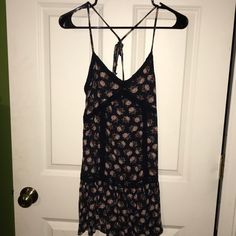 Never Worn Casual Black Sundress For Brunch, Casual V-neck Sundress For Night Out, Casual Floral Print Dress For Night Out, Casual Sundress For Night Out, Eagle Dress, American Eagle Dress, Dresses Xs, American Eagle Outfitters, American Eagle