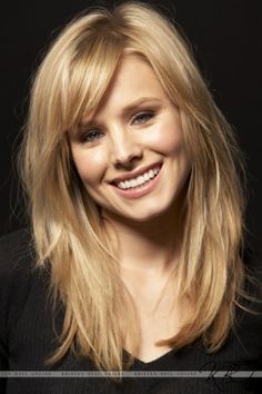 Perfect style for my hair, I have the same length hair and style and everything! I need this! Kristin Bell, Layered Thick Hair, Wigs For White Women, 2023 Hair, Swept Bangs, Bangs With Medium Hair, Popular Haircuts, Long Blonde