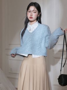 ❤︎The Blue Sea Salt Mousse V Neck Short Knit❤︎
This item takes 20 days to ship. Twist Beads, Pleated Long Skirt, Twist Top, Bead Stitching, Lace Hem, Girly Fashion, Short Shirts, Gothic Fashion, Blue Sea