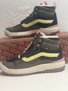 Vans Ultrarange Exo HI MTE Sneaker Boot Canteen/Marshmallow US Womens Size 5.5 Condition is "New with half box". Shipped with USPS Priority Mail. International buyers responsible for all customs and import fees, no international returns. Brand new with tags authentic No flaws Never worn Vans Ultrarange, Vans Sneaker, Priority Mail, Sneaker Boots, Exo, Athletic Shoes, Shoe Accessories, Womens Sizes, Size 6