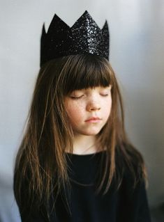 glitter crowns Glitter Crown, Black Crown, Family Photo Outfits, Creative Halloween Costumes, 영감을 주는 캐릭터, Black Glitter, Fashion Mode, Fashion Kids, Future Kids