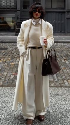 Rich Outfits Classy Winter, Classy Winter Outfits Dressy, Rich Outfits Classy, Winter Rainy Day, Winter Rainy Day Outfit, Fall Inspo Outfits, Rainy Day Outfit Ideas, Rainy Day Style, Rainy Day Outfits