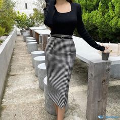 Orcajump - Tartan High-Waisted Pencil Skirt with Bodycon Fit and Hip-Hugging Style High Waisted Pencil Skirt, Female Fashion, Checkered Pattern, Wrap Around, Tartan, Pencil Skirt, Pencil, High Waisted, Black And White