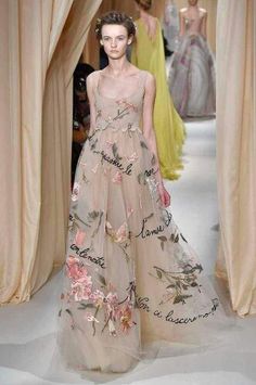 Wow Wedding Dresses Whimsical, Dress Paris, Valentino Haute Couture, Couture Looks, 파티 드레스, Stephane Rolland, Tony Ward, Couture Week