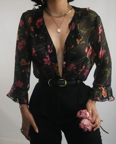 Lady L, Ruffle Sleeves, Character Outfits, Look Chic, Outfits Casuales, Floral Blouse, Silk Blouse