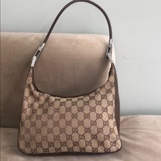 Gucci Monogram Shoulder Bag Excellent Condition -100% Authentic Shoulder Drop 11” Dust Bag Included Gucci Monogram Bag, Gucci Monogram, Gucci Shoulder Bag, Monogram Bag, Louis Vuitton Damier, Dust Bag, Bag Lady, Louis Vuitton, Size 10