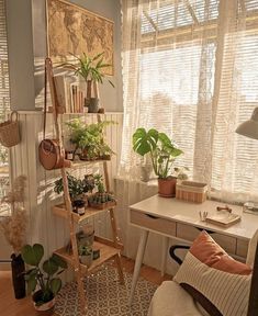 Using Houseplants to Reboot Your Interior Design Lots Of Plants, Earthy Bedroom, Apartment Decor Inspiration, Bohemian Bedroom, Dream Room Inspiration