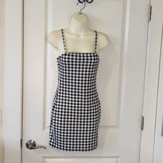 Like New Condition. Never Worn. There Are Some Loose Threads From Poor Sewing. 90s Vibes Shein Plaid Printed Dress Size Xs. Approximate Measurements Are Photographed Adjustable Straps Very Cute And Stylish Questions? Ask Below Bundle Your Likes To Save Money All Reasonable Offers Are Accepted Smoke Free But Pet Friendly Home Modeling Black Plaid Dress, Dresses Shein, 90s Vibes, Shein Dress, Shein Dresses, Printed Dress, Plaid Dress, Black Plaid, Pet Friendly