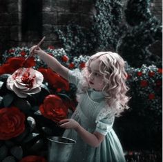 Alice In Wonderland Aesthetic, Alice Madness Returns, Tim Burton Films, Tim Burton Movie, Alice Madness, Fantasy Photography, Disney Aesthetic, Through The Looking Glass