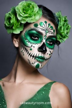 17 Pretty Sugar Skull Makeup Ideas for Halloween Skull Makeup Ideas, Sugar Skull Makeup Tutorial, Diy Adult Halloween Costumes, Sugar Skull Face Paint, Makeup Ideas For Halloween, Halloween Makeup Sugar Skull, Skull Face Paint, Sugar Skull Costume, Sugar Skull Face