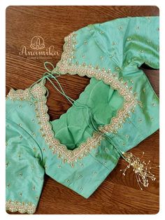 Star Neck Designs For Blouse, New Blouse Designs Hend Wark, Star Neck Blouse Designs, Cut Work Blouse Designs, Blouse Works, Latest Bridal Blouse Designs