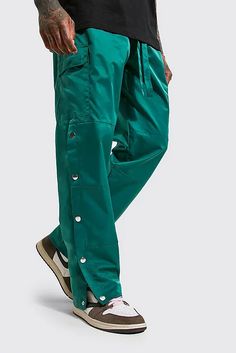 Mens Cargo Trousers | Cargo Pants For Men | boohooMAN USA Boohooman Outfits Men, Utility Pants Outfit Street Style, Green Cargo Pants Outfit Men, Green Cargo Pants Outfit, Jeans Pants Outfit, Fashion Collection Inspiration, Mens Cargo Trousers, Men's Cargo Pants