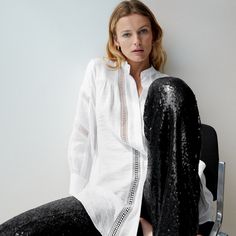 Zara Lace Insert Long Flowy Shirt In White......Size S. Slinky Lightweight Textured Weave; Viscose/Polyamide/Linen. Banded Collar. Concealed Button Down Front Closure. Long Bishop Sleeves With Buttoned Cuffs. Tunic Length. Lace Inset Detail On Front And Sleeves. Pit To Pit 22". Length About 30" Front And 32.5" Back. New With Tag. W Casual Cotton Top, Knotted Blouse, Basic Blouses, White Linen Shirt, Lace Trims, Black And White Blouse, Zara White, Lace Inset, Lace Insert