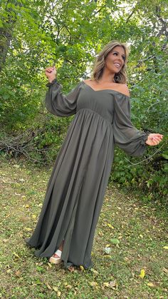 The Timeless Romantic Chiffon Maxi Dress, designed exclusively for Fall photoshoots, elegantly blends the grace of a maxi dress with the season's warm hues, making it the perfect choice for those who desire both style and comfort. Its flowing silhouette and intricate details create a versatile and sophisticated look. Fit: Elastic waistband & flowy fit throughout; We recommend sizing down unless you are larger chested! If you have ANY questions about sizing, don't hesitate to reach out! We are ha Flowy Long Sleeve Maxi Dress For Maternity, Flowy Bohemian Floor-length Maxi Dress, Flowy Long Sleeve Maternity Maxi Dress, Flowy Floor-length Maxi Dress For Maternity, Floor-length Maternity Maxi Dress, Style Wide Leg Jeans, Bride Top, Exclusive Dress, Chiffon Maxi