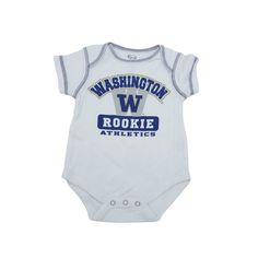 Up For Sale Is: Washington Huskies Baby One Piece Bodysuit White Size 3-6 Months Team Athletics Size: 3-6 Months Bodysuit Is New Without Tags I Will Ship This Item Out Via Usps First Class Mail With A Tracking Number For Confirmation. I Ship Items Out Monday-Friday So Expect A Quick Delivery! Please Feel Free To Ask Any Questions You May Have. I Answer Most Questions Instantly! Features: Bodysuit Size: Babys 3-6m Condition: New Without Tags White Cotton Sports Bodysuit, Sporty Cotton Onesie For Playtime, Casual White Short Sleeve Bodysuit For Play, White Casual Sports Bodysuit, White Casual Bodysuit For Sports, White Cotton Sporty Bodysuit, Sporty White Cotton Bodysuit, Casual White Onesie For Sports, White Casual Onesie For Sports