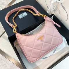 Size: 22cm*18cm*6cm It comes with Dust box, Care manual, Tag, and Paper bag. Prada Re Edition, Lady Bags, New Handbags, Prada Bag, Pink Bag, Satchel Bags, You Bag, Luxury Bags, Wellness Design