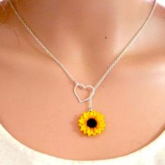 Sunflower Shape Pendant Heart Necklace Elegant Jewelry Gifts Birthday Banquet Essential Gift Sunflower Present, Cute Necklaces For Spring Gift, Cute Spring Necklace As A Gift, Cute Spring Necklace For Gift, Cute Spring Gift Necklaces, Heart-shaped Summer Necklaces Perfect As Gifts, Heart Shaped Necklaces For Summer Gifts, Cute Flower Jewelry For Valentine's Day, Valentine's Day Flower Necklace With Adjustable Fit