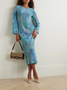 It's RIXO's colorful, eye-catching prints that make the British brand's designs so distinctive. Made from weightless silk crepe de chine that’s left unlined to loosely drape, this ‘Alondra’ midi dress features a variety of patterns in jewel tones to create a patchwork effect. Enhance it’s ‘70s vibe by adding a chunky waist belt. Flat Dress Shoes, Dress Flats, Silk Maxi Dress, Red Midi Dress, Patchwork Dress, Pink Midi Dress, Pink Maxi Dress, Blue Midi Dress, Maxi Dress Blue