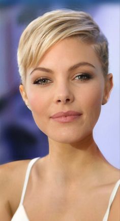 Really Short Hairstyle Women, Pixie Haircut Charlize Theron, Rita Ora Short Hair Bobs, Pixie Haircut Scarlett Johanson, Andrea Osvart Pixie Short Hair, Short Hair Model, Sassy Haircuts