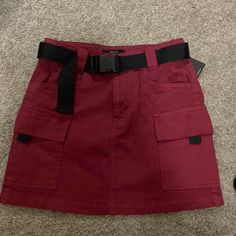 Great Condition Casual Burgundy Mini Skirt, Casual Red Skirt From Forever 21, Forever 21 Red Mini Skirt For Spring, Red Forever 21 Mini Skirt For Spring, Casual Red Skirt By Forever 21, Forever 21 High Waist Skirt With Pockets, High Waist Red Mini Skirt With Pockets, Red Mini Skirt With Pockets, Forever 21 Casual Red Mini Skirt