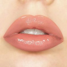 Light Pink Lipgloss, Light Pink Lipstick Makeup, Wide Lips, Natural Pink Lipstick, Nude Lipgloss, Light Pink Lipstick, Peach Lip Gloss, Neutral Lipstick, Nude Pink Lipstick