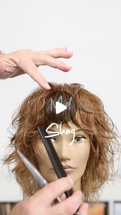 Curly Shag Haircut, Layered Lob, Short Wavy Haircuts, Wavy Haircuts, Haircuts For Curly Hair, Short Layered Haircuts, Short Wavy, Shag Haircut, Short Styles