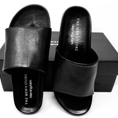 The Men's Store Bloomingdale's Smith Slide Leather Men's Slippers Sandals - New! 100% Soft Comfort Leather Uppers And Insoles Helps Your Foot Slide Comfortably On The Foot Bed That Is Contoured Designed To Cradle Your Toes And Foot So Comfortably. Durable Rubber Bottoms Are Anti-Skid And Is Designed For Maximum Comfort And Durability. Can Be Worn And Slide Sandal For Everyday Play As Well And Comfort Slippers In Your Home, These Light Weight Shoes / Slippers / Sandals Are Comfortable For All Day Classic Black Slippers For Summer, Classic Black Summer Slippers, Classic Black Mules With Textured Sole, Summer Business Leather Mules, Modern Black Leather Slippers, Black Leather Sole Slides Slip-on, Classic Sandals With Leather Lining For Business, Classic Business Sandals With Leather Lining, Classic Black Slippers With Textured Sole