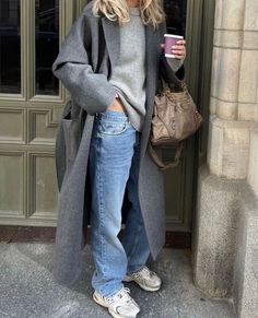 Worst Outfits, Autumn Outfit Inspiration, Grey Outfits, Sunday Brunch Outfit, Chic Autumn, Grey Jumper, Stockholm Fashion, Sunday Brunch, Autumn Outfit