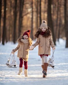 Halloween Costumes Brunette, Winter Pictures, Baby Photoshoot, Family Photoshoot, Christmas Photos