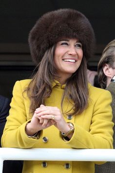 #Pippa Middleton's Cheltenham fur hat is adorable! - The Cut Pippa Middleton Photos, Carol Middleton, Kim Kardashian Pregnant, Brown Princess, Pippa And James, Ski Outfits, Disney Inspired Fashion