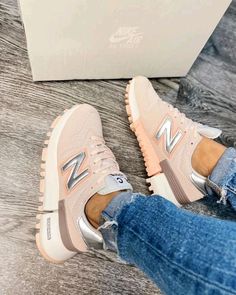 Korean Shoes, Cool Sneakers, Shoes To Buy, Shoe Boxes, Cute Nike, Cute Nike Shoes, Cute Nikes, Trending Sneakers, Balance Shoes