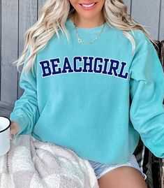 Beachgirl sweatshirt for women. This trendy Comfort Colors sweatshirt is perfect for those cool and breezy beach days. Works well as a stylish swimsuit coverup. Its super soft and comfortable fit make it perfect for that casual day or evening out. Great gift idea for a beach lover or just for yourself! Comes in 13 pretty colors. ✨PRINT: This is a handmade, Direct-to-Garment printed item. The designs are professionally printed directly on to the shirt. All over printing is used. The ink is printe Beachy Sweatshirt, Beach Crewneck, Sweats Outfit, Beach Sweatshirt, Summer Sweatshirt, Comfort Colors Sweatshirt, Heart Sweatshirt, Sweatshirt For Women, Beach Lover