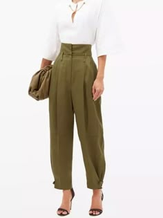 Trouser Inspiration, Summer Pants For Women, High Waisted Pants Outfit, Interesting Clothing, Ballet Aesthetic, Trouser Outfit, Retro Mode, Tapered Trousers