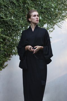 Rayon black kimono dress. Check our store on etsy to buy this kimono. Or join our instagram @i.am.in.pure Kimono Suit Woman, Japanese Dress Outfit, Kimono Inspired Outfit, Black Kimono Traditional, Black Kimono Outfit, How To Style A Kimono, Black Kimono Dress, Kimono Woman, Look Kimono