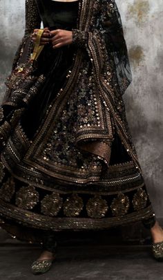 Lehenga Designs Simple, Fashion Top Outfits, Designer Dresses Casual, Bridal Dress Design