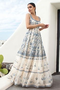 Gown Cinderella, Indian Outfits Lehenga, Fotografi Digital, Gown Bridal, Indian Dresses Traditional, Traditional Indian Outfits