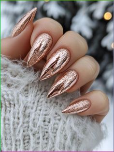 Explore chic minimalist short nail ideas to keep your style elegant and trendy. Perfect for those who love simplicity with a touch of sophistication. Discover your next favorite look! Nails Ghost, Green Christmas Nails, Pumpkin Spider Web, Christmas Nails Ideas, Nails Short Almond, Short Nail Ideas, Blue And Silver Nails, Holiday Manicure, Nails Press Ons