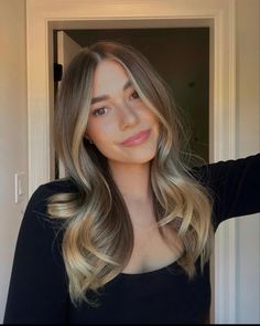 Mykenna Dorn Hair, Brunette Balayage Hair Money Piece, Mid To Long Haircut, Balayage Mid Length Hair, Balayage Hair Brunettes, Blended Money Piece, Mykenna Dorn, Cool Balayage, Ash Blonde Hair Balayage