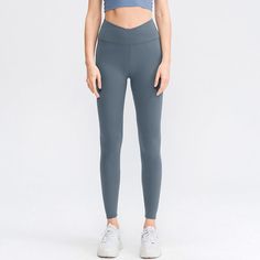 77% Nylon. 23% Spandex
Soft. comfortable. skin friendly
4-way stretch. breathable and sweat-wicking
Squat-proof
High waisted design
Crossover design offers intricate detailing to your look
Perfect for both sports activities and daily life Plain Leggings, Yoga Tights, High Waist Yoga Pants, Fitness Gym Workout, Yoga Clothing