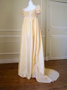 1st Empire Dress in Taffeta From XXS to XXXL - Etsy 1810s Dress, 1800s Gown, 1800 Dresses, 1800s Dresses, Gown Aesthetic, Rapunzel Dress