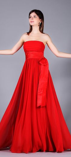 Rotes Abendkleid lang Brautjungfernkleid Traegerlos Flower Gown, Red Chiffon, Pleated Bodice, Line Skirt, A Line Skirt, Formal Dress, Red Formal Dress, A Line Skirts, Strapless Dress Formal