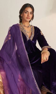 Fancy Decorations, Indian Clothes Women, Latest Punjabi Suits, Floral Skirt Outfits, Punjabi Boutique, Fancy Scarf, Royal Purple Color, Wedding Party Outfits