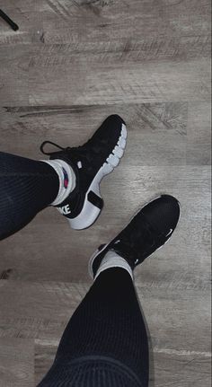 Nike Metcon Outfit, Nike Gym Shoes Women, Nike Metcon 4 Women Outfit, Workout Shoes For Women Gym, Nike Metcon Women Outfits, Gym Sneakers Women, Nike Free Metcon 4 Women Outfit, Nike Free Metcon 5 Women Outfit, Nike Metcon Women