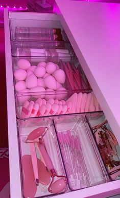 Organized Makeup Drawer, Vanity Essentials, Cute Vanity, Dream Vanity, Makeup Beauty Room, Rich Rich, Beauty Room Vanity, Organization Makeup, First Apartment Checklist