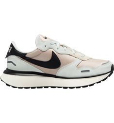 Nike Phoenix Waffle, Winter Sneakers Women, Walking Sneakers For Women, Black Tennis Shoes, Sneaker Lovers, Fabulous Shoes, Nike Swoosh