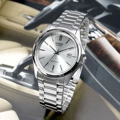 Silver Wrist Watch For Men, Casio Watches For Men, Types Of Watches For Men, Casio Vintage Watch Men, Casual Silver Watch With Metal Dial, Cool Casio Watches, Silver Casual Watch With Metal Dial, Men’s Silver Watch, Casual Silver Watch With Metallic Dial